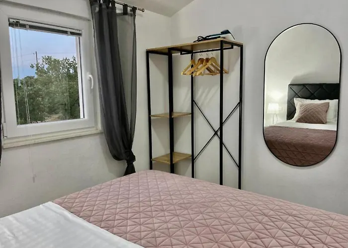 Апартаменты One Bedroom With Balcony 1 Биоград-на-Мору