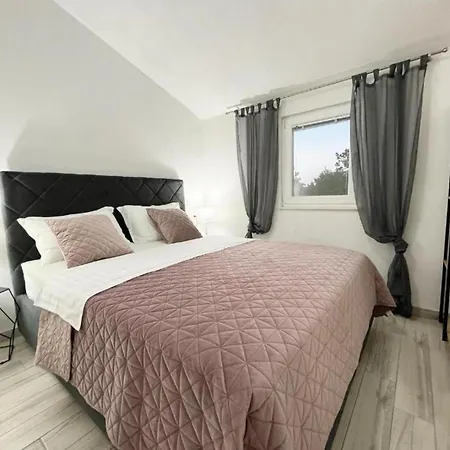 Apartament One Bedroom With Balcony 1