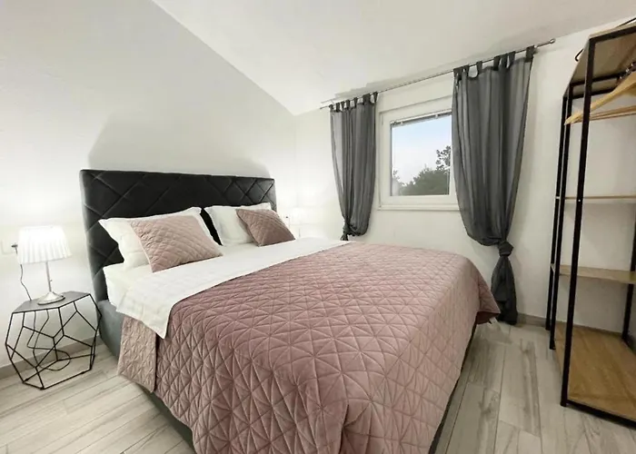 Apartament One Bedroom With Balcony 1