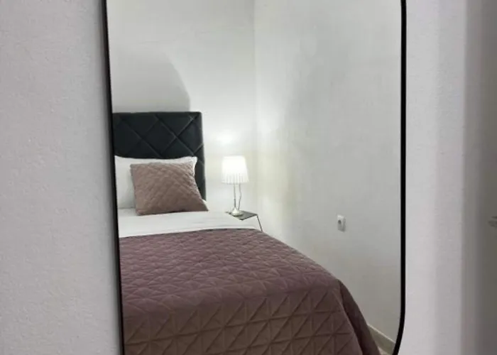 דירה One Bedroom With Balcony 1 *